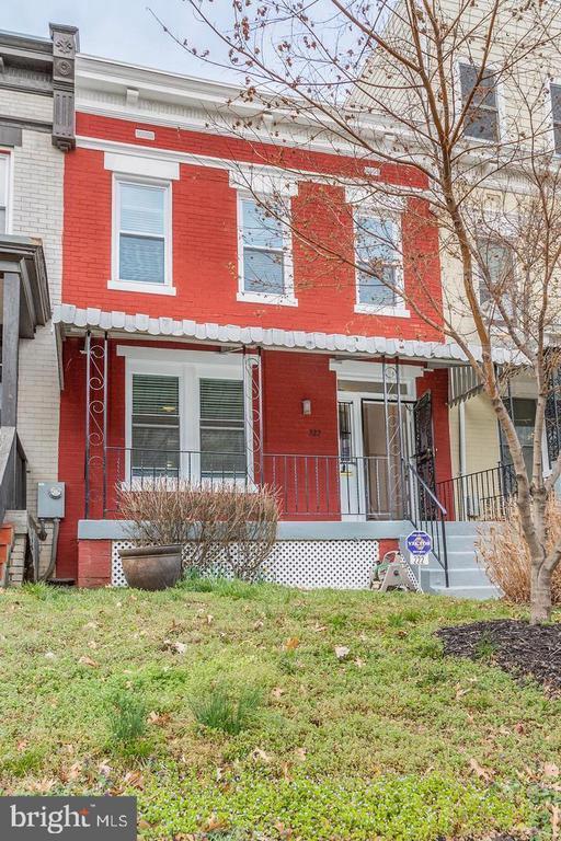 222 R St NE