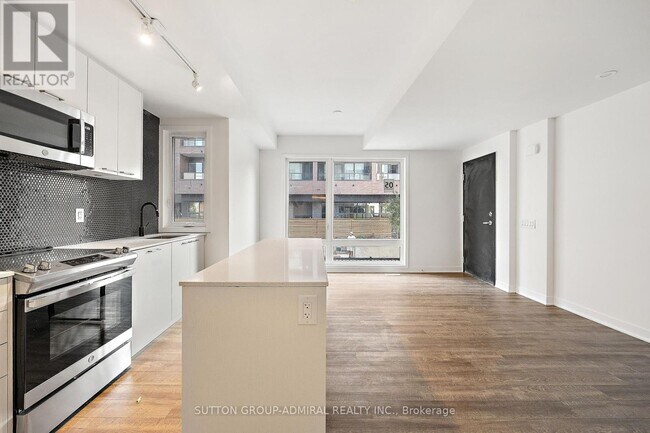 Photo - 10 Ed Clark Gdns