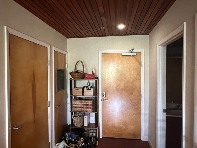 Photo - 605 W Main St