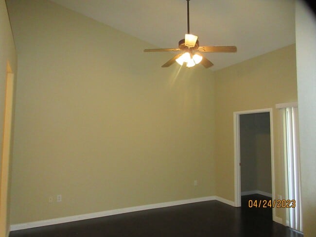 Photo - Trailwood Dr #2112