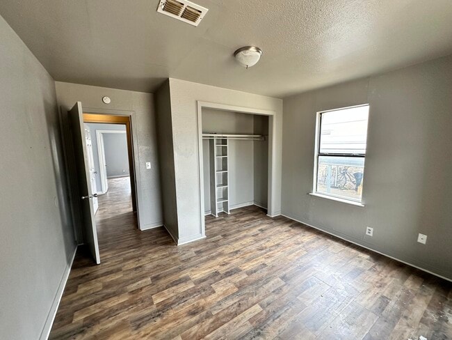 Photo - 1903 S Highland St