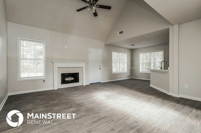 Photo - 750 Stonehaven Chase