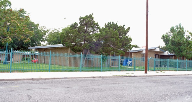 Photo - Sun Plaza Apartments