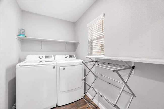 Photo - Great location 3 bedrooms 2 1/2 bath, community pool, St. Rose pkwy and Spencer