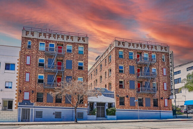 Photo - The Charleston Apartments