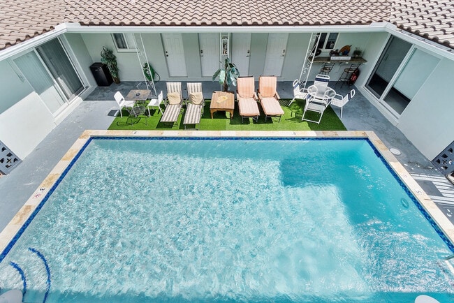 Photo - 2250-2270 Southeast 5th Street-SI ID1468042P Unit SI ID1468042P