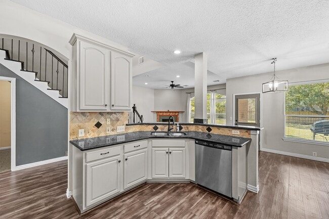 Photo - 7302 Maple Run Dr