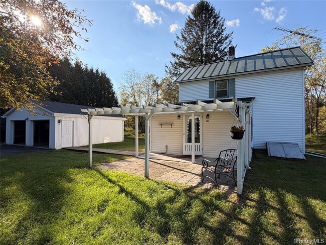 Photo - 265 Maybrook Rd