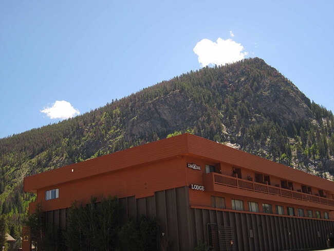 Building Photo - Cedar Lodge 220