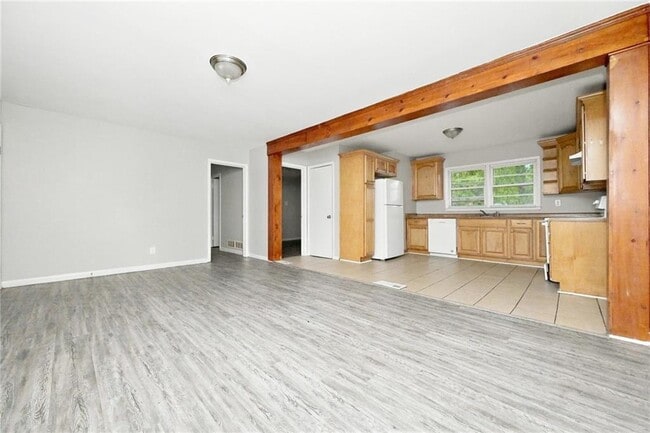 3945 Camellia Trail