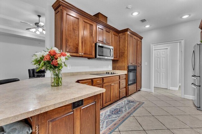 3811 Napa Dr
