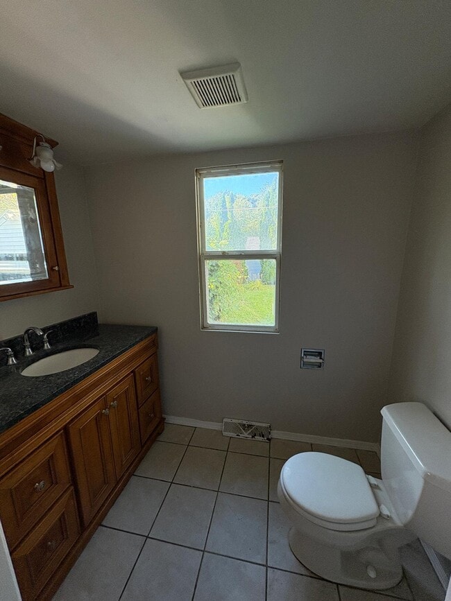 Photo - 1448 Berdan Ave