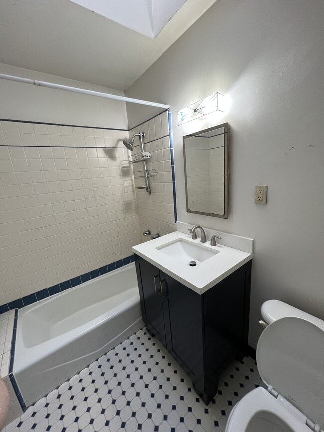 Photo - 115 Laurent St