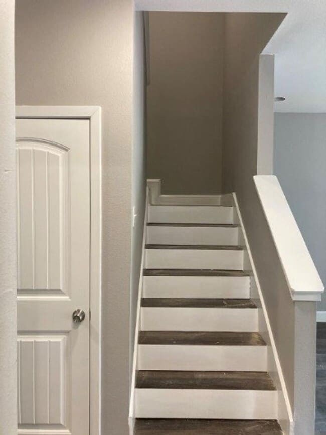 Photo - 112 E Oak St