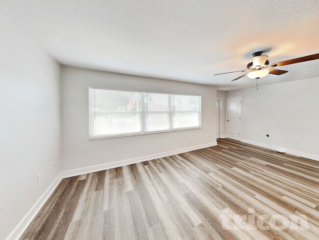 Photo - 6325 Mosby Pl