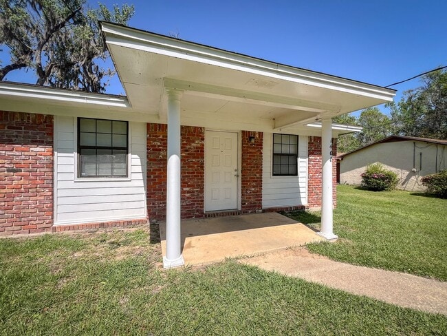 Photo - Peaceful 2 bedroom off Lake Jackson