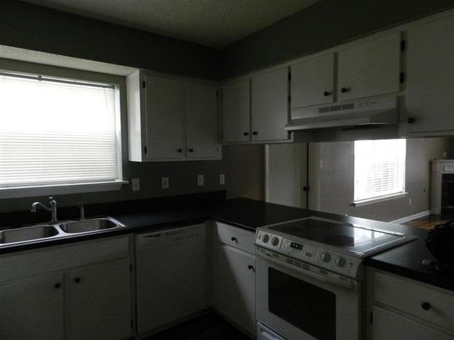Photo - 3404 Daylily Ln