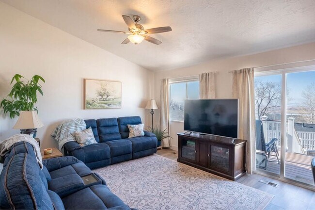 Photo - 1912 Oregon Ave Unit Upper Residence