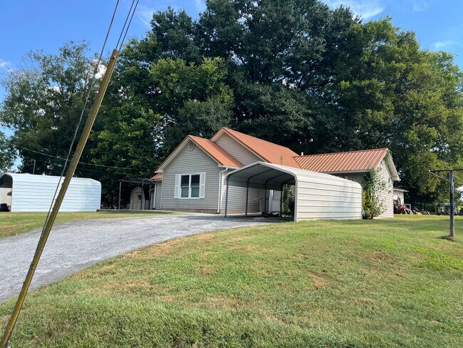 405 Beardshire St