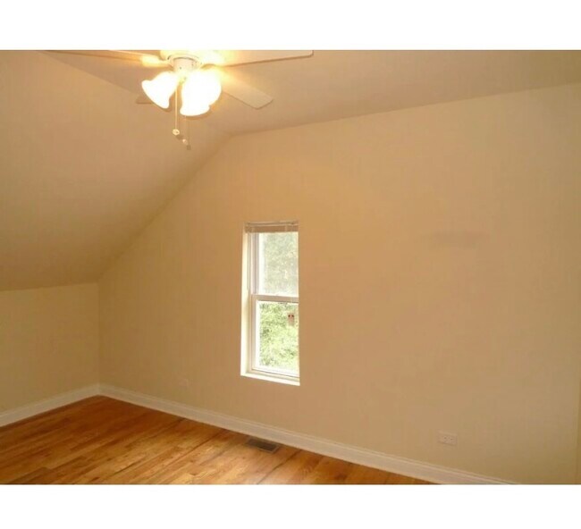 Photo - 1610 N Bosworth Ave