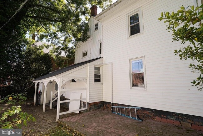 Photo - 611 Locust St