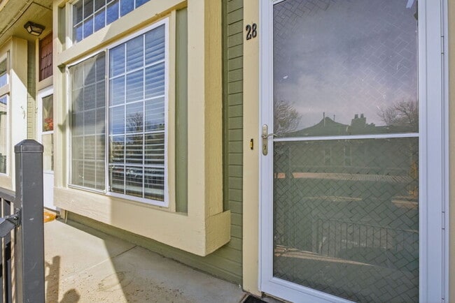 Photo - 1885 S Quebec Way