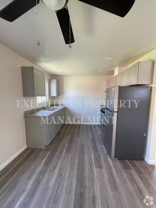 Building Photo - 1690 Stretch Rd Rental