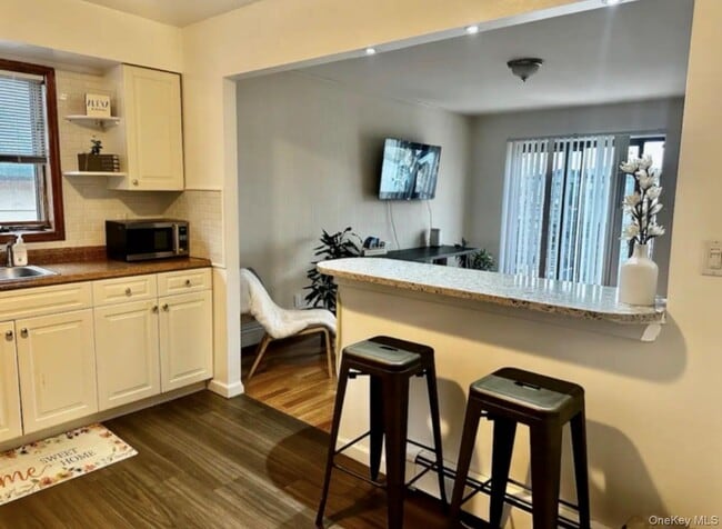 Photo - 92-12 25th Ave