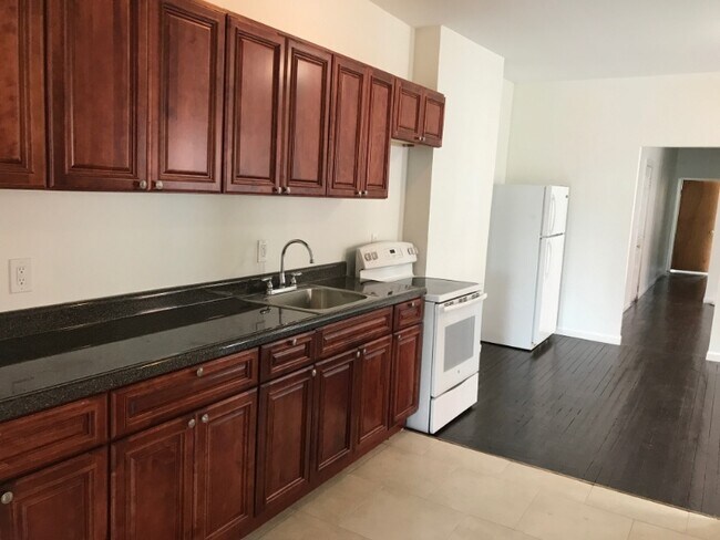 Photo - 300 Eastern St Townhome