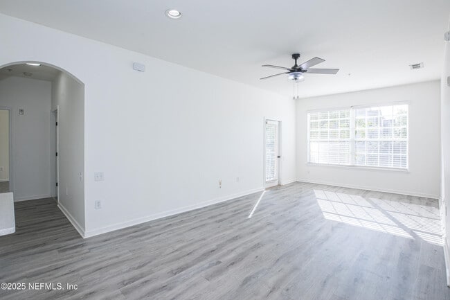 Building Photo - 7990 Baymeadows Rd Unit 625