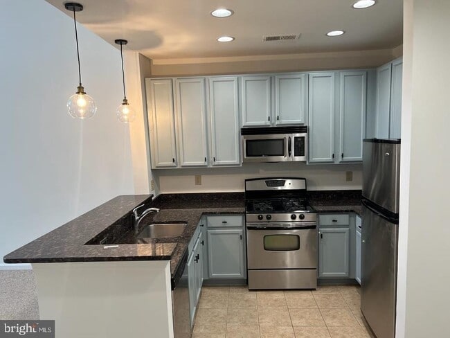 Building Photo - 2665 Prosperity Ave Unit 450