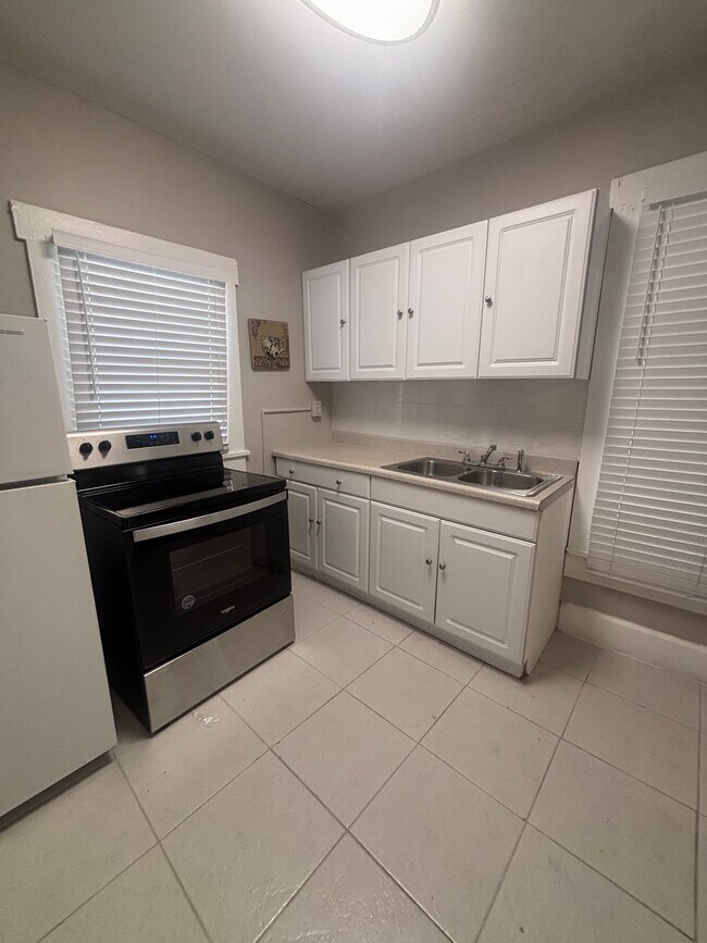1 Bed/1 Bath - Unit 6