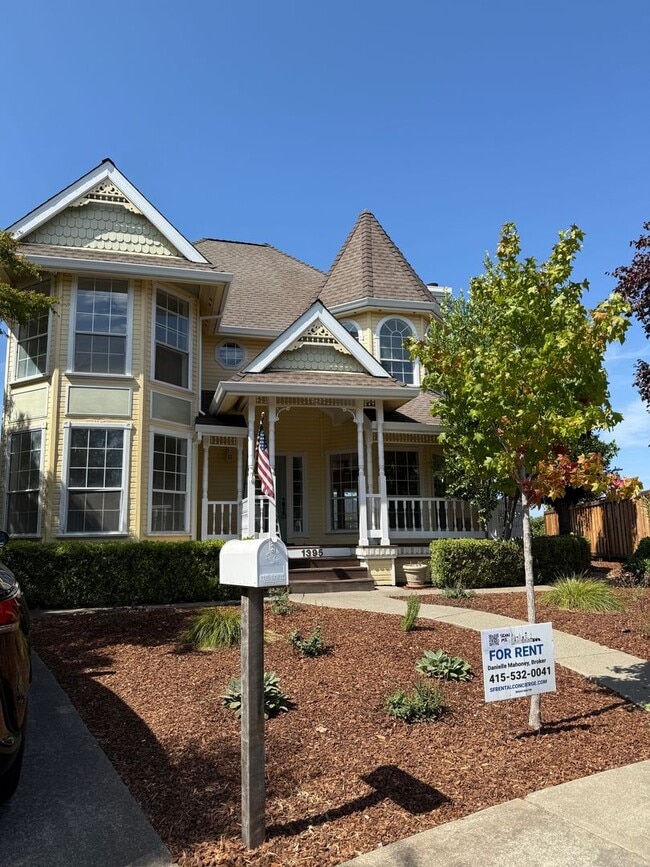 Photo - Pet Friendly! Walk to Downtown