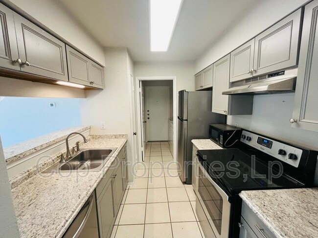 Photo - 6319 Waddesdon Wood