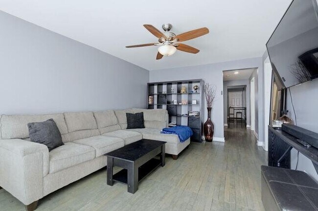 Photo - 8412 S Manistee Ave Unit Apt 1