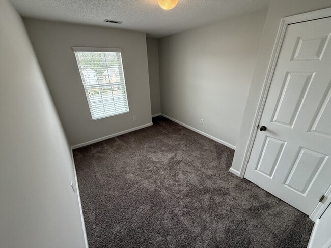 Building Photo - Spacious 3 bed 3 bath home in Union City