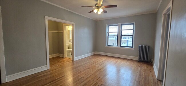 Photo - 3412 W Montrose Ave Unidad 305