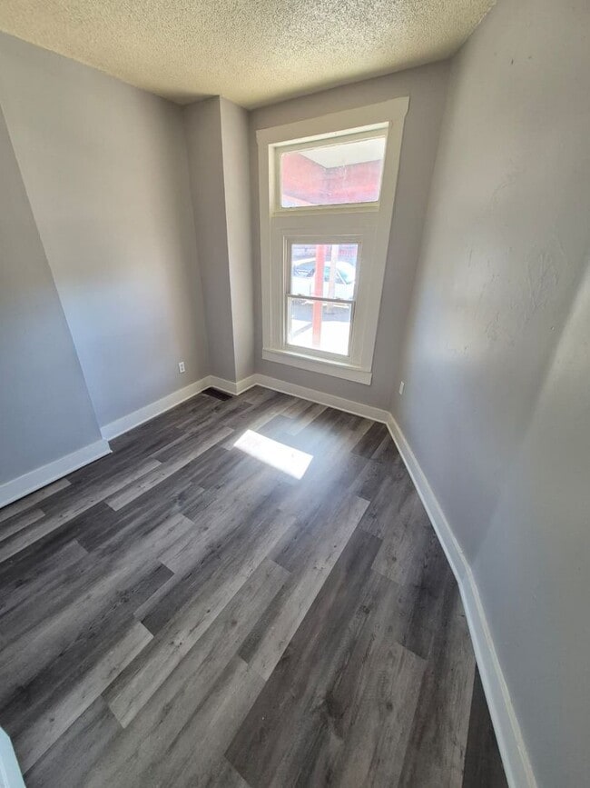 Photo - 1019-1021 Columbia St. Unidad 1021 Columbia St.  2