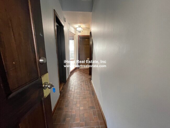 Photo - 474 E 7th St Unit 1
