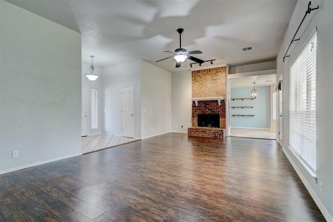 Photo - 1019 Dustin Dr