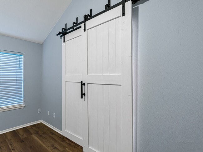 Photo - 2568 Bering Dr