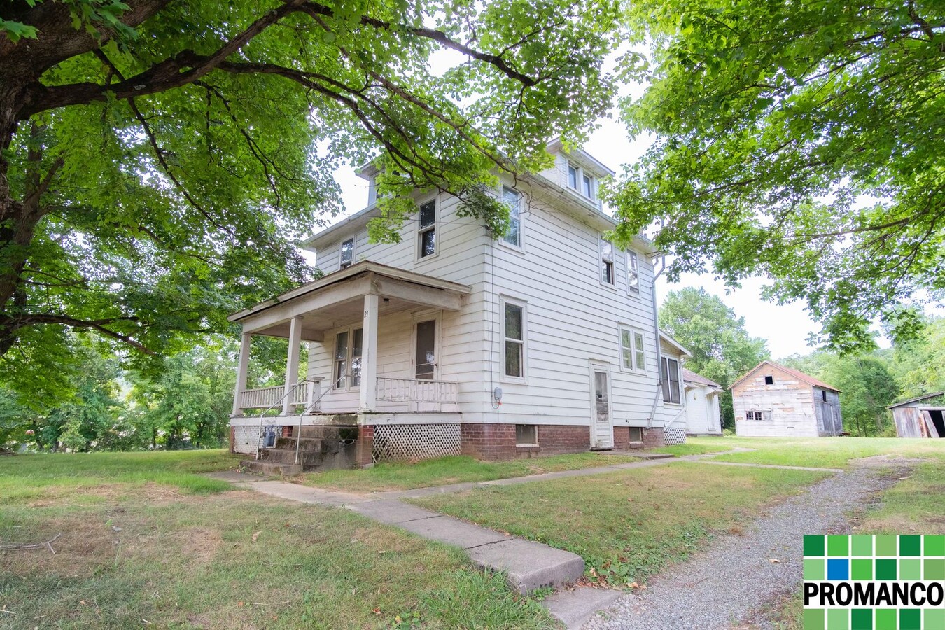 Southern Style Charming 3-Bedroom Farmhouse - Southern Style Charming 3-Bedroom Farmhouse