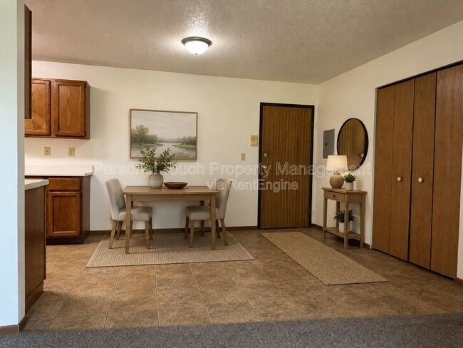 Photo - Cedarwood Apartments