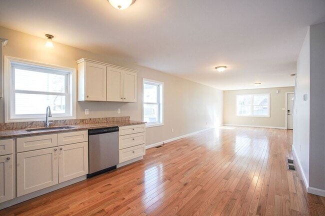 18 Healey St