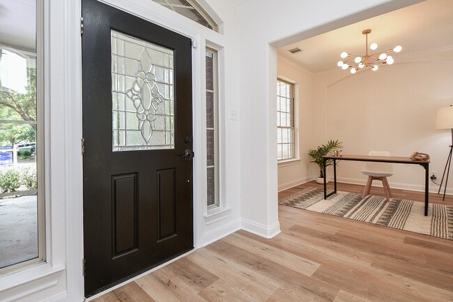 Photo - 18 Hadlock Pl