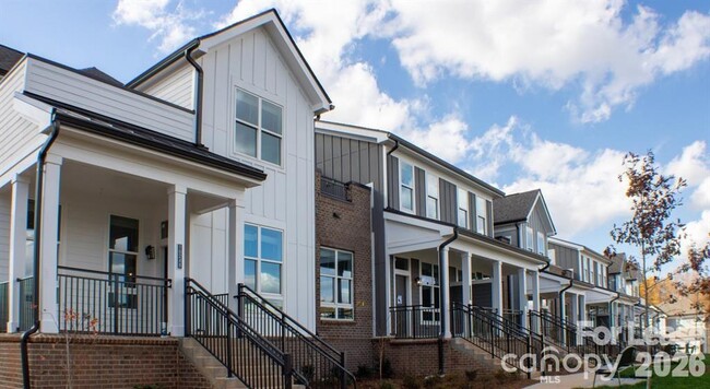 Building Photo - 17014 Fairmount Way