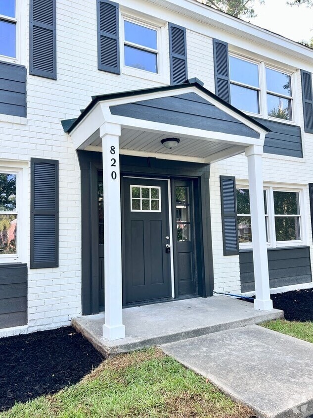 Building Photo - 820 17th Ave N Rental