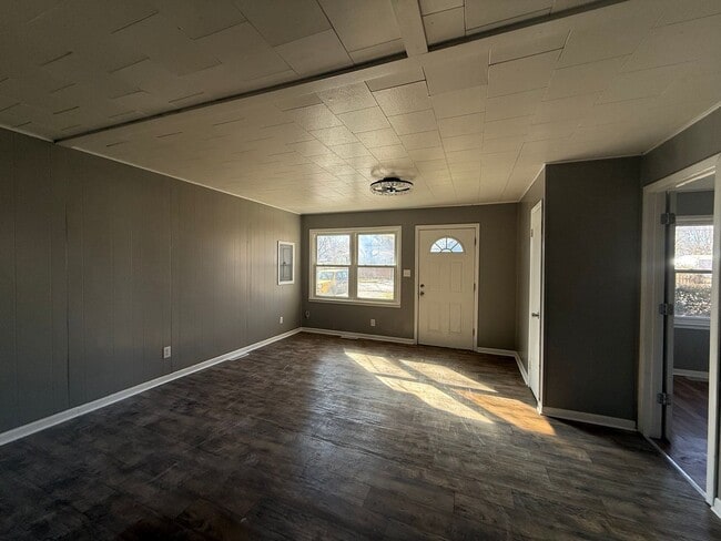 Photo - 4 Bedroom 1 Bath house with a HUGE Yard & Shop!!