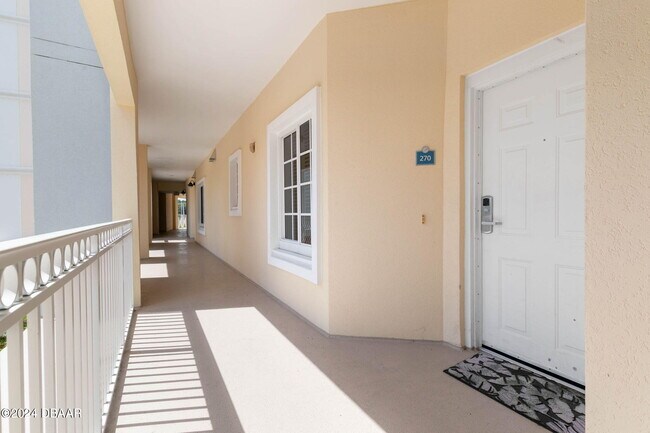 Photo - 102 Yacht Harbor Dr Unidad 270