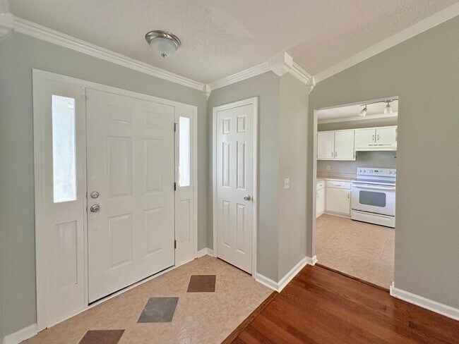 Photo - 236 Woodbridge Rd